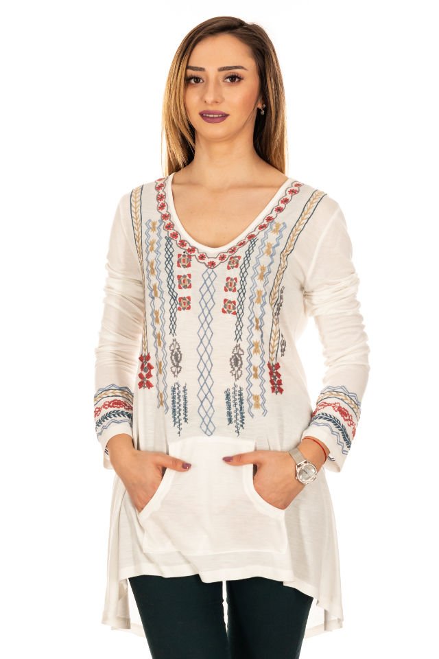 Bluză ivory cu broderie si buzunare cangur Marime M-L