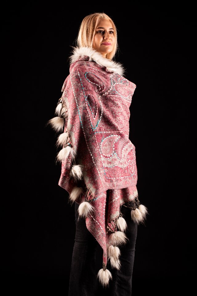 Sal roz-bej cu broderie hand made si blanita alba India