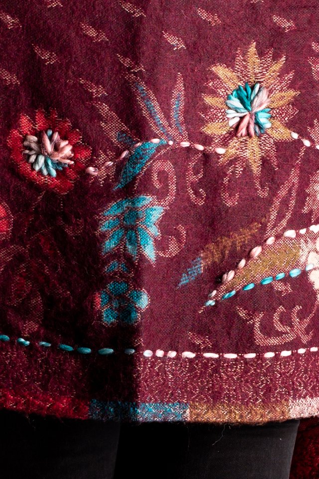 Sal rosu teracota cu broderie hand made si blanita albba India