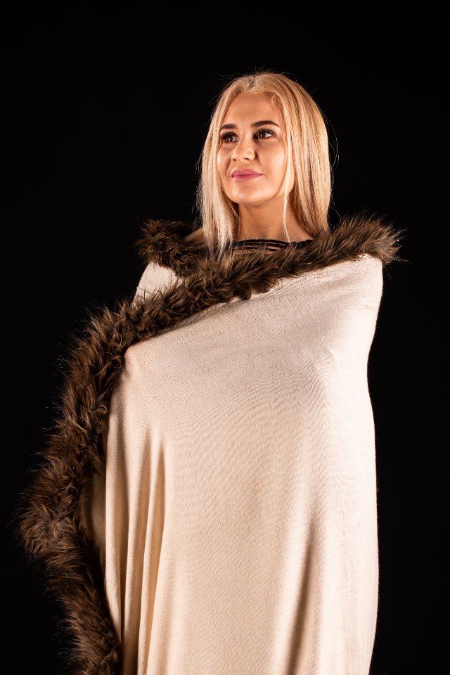 Sal bej uni cu blanita maro India