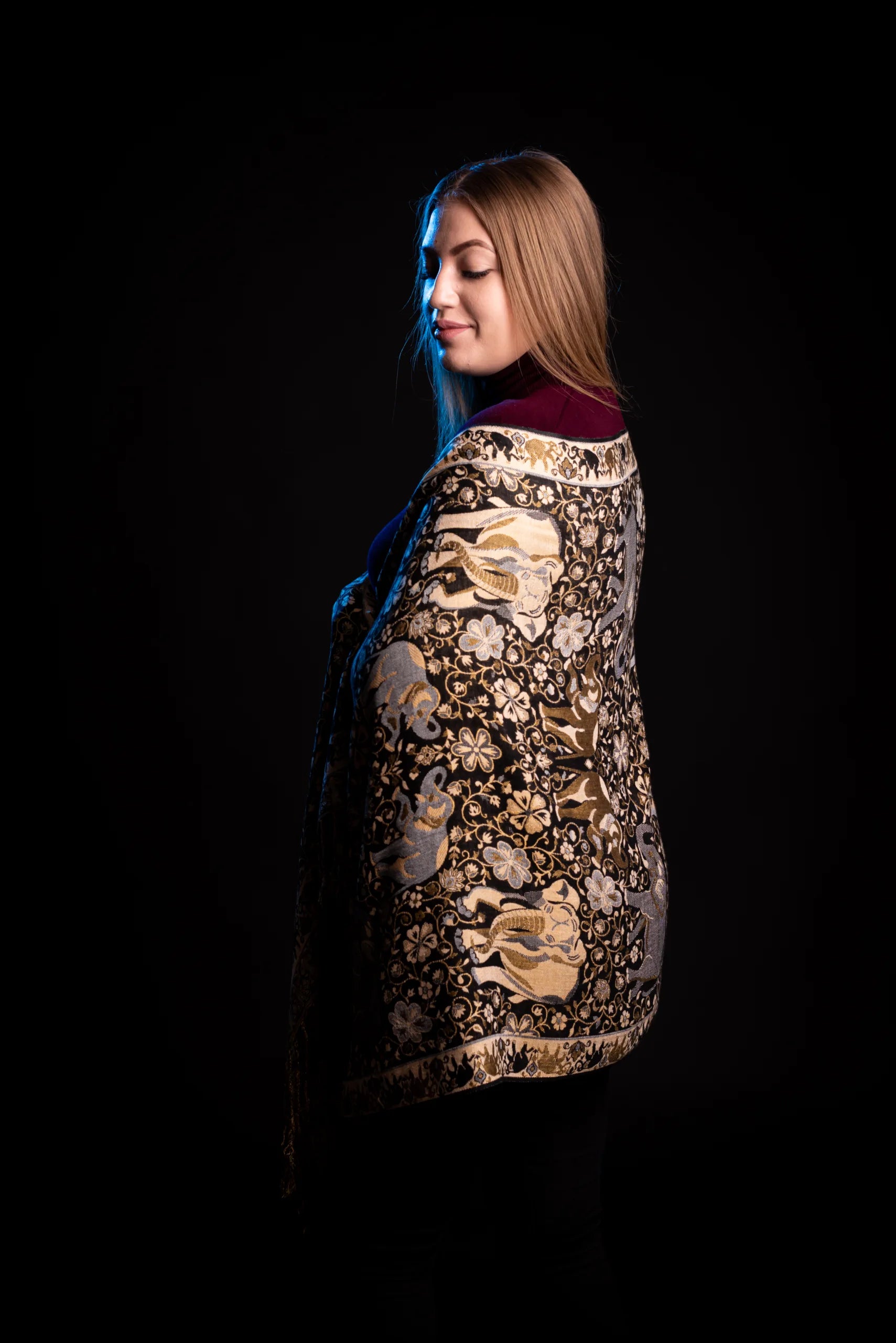 Esarfa casmir paisley si elefanti, maro-bej