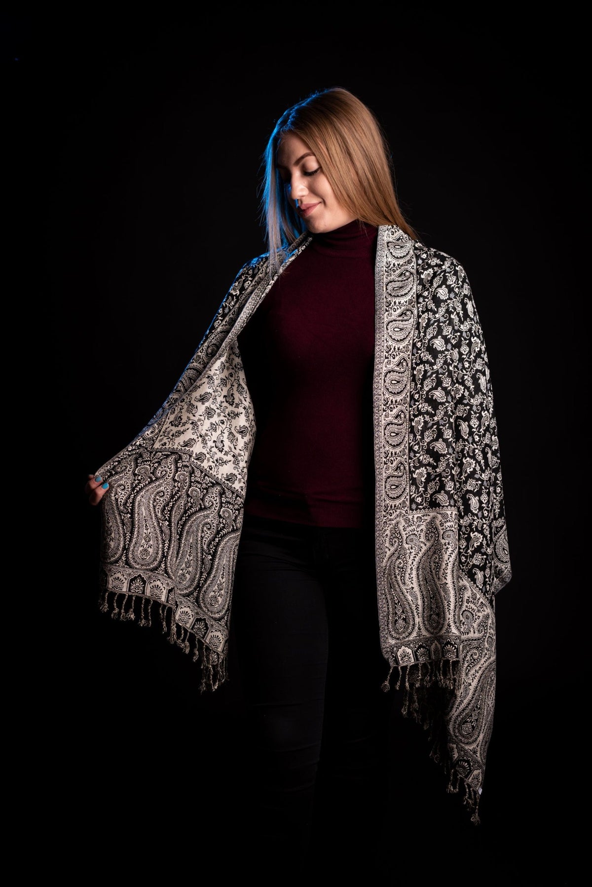 Esarfa Casmir reversibila Paisley oriental floral India, alb-negru