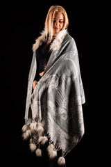 Sal gri deschis cu broderie hand made si blanita alba India