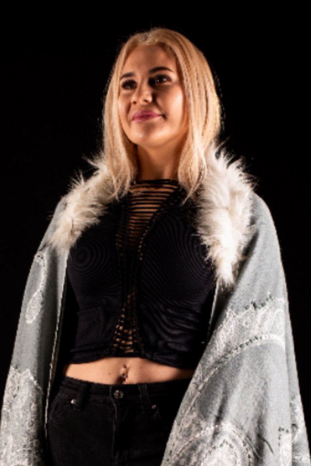 Sal gri deschis cu broderie hand made si blanita alba India