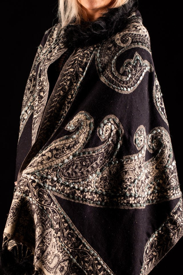 Sal negru-bej cu broderie hand made si blanita artificiala India