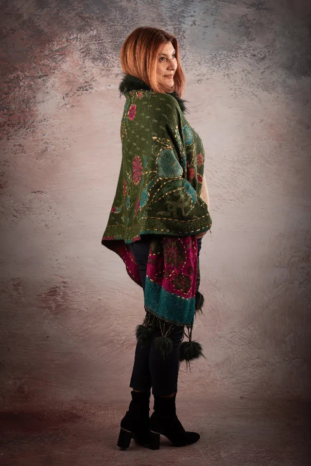 Sal verde cu broderie hand made si blanita artificiala India