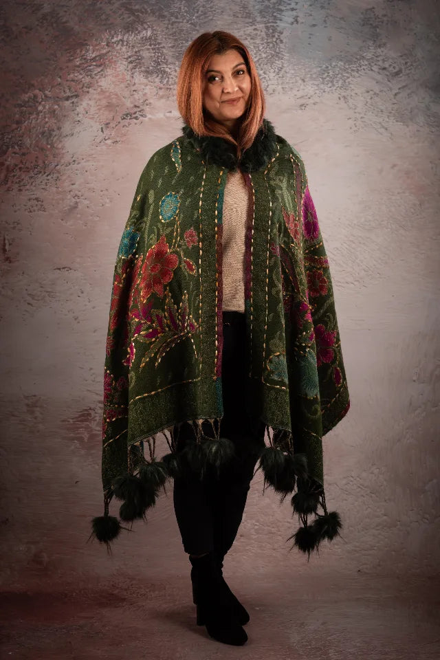 Sal verde cu broderie hand made si blanita artificiala India